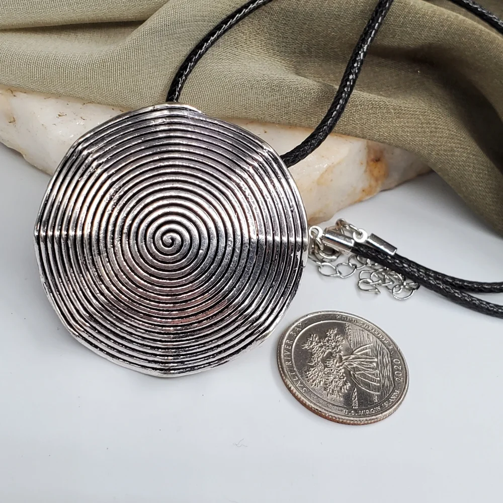 ❤️ Silver Disc Pendant Black Cord Contemporary Necklace Hypoallergenic Jewel
